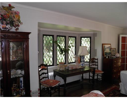 614 Poia Road Edgeworth, PA 15143 - Photo 4 of 18 Living Room.
