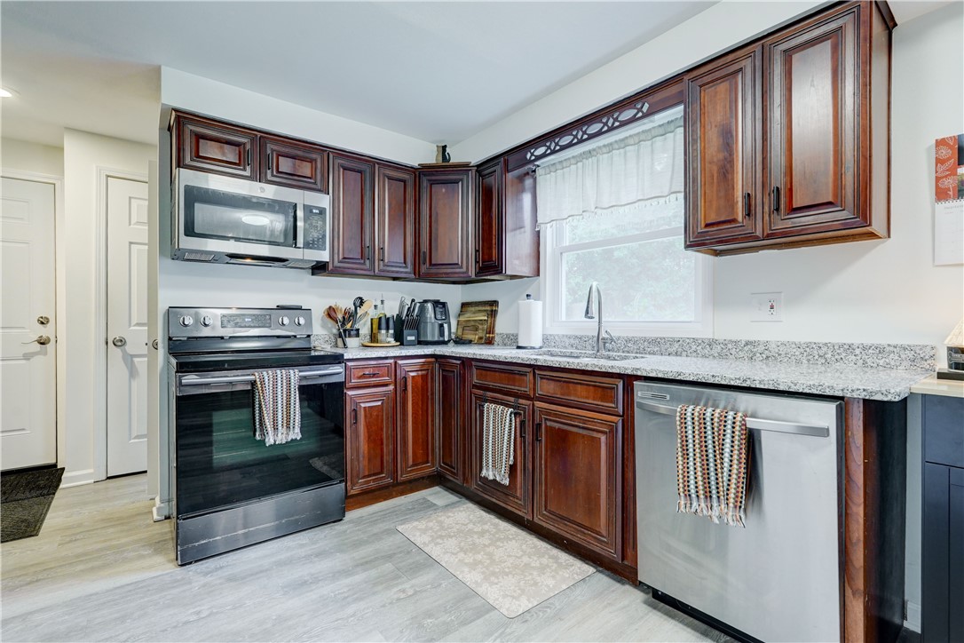 1179 Moseley Road Perinton, NY 14450 - Photo 11 of 32 Gallery Image 11