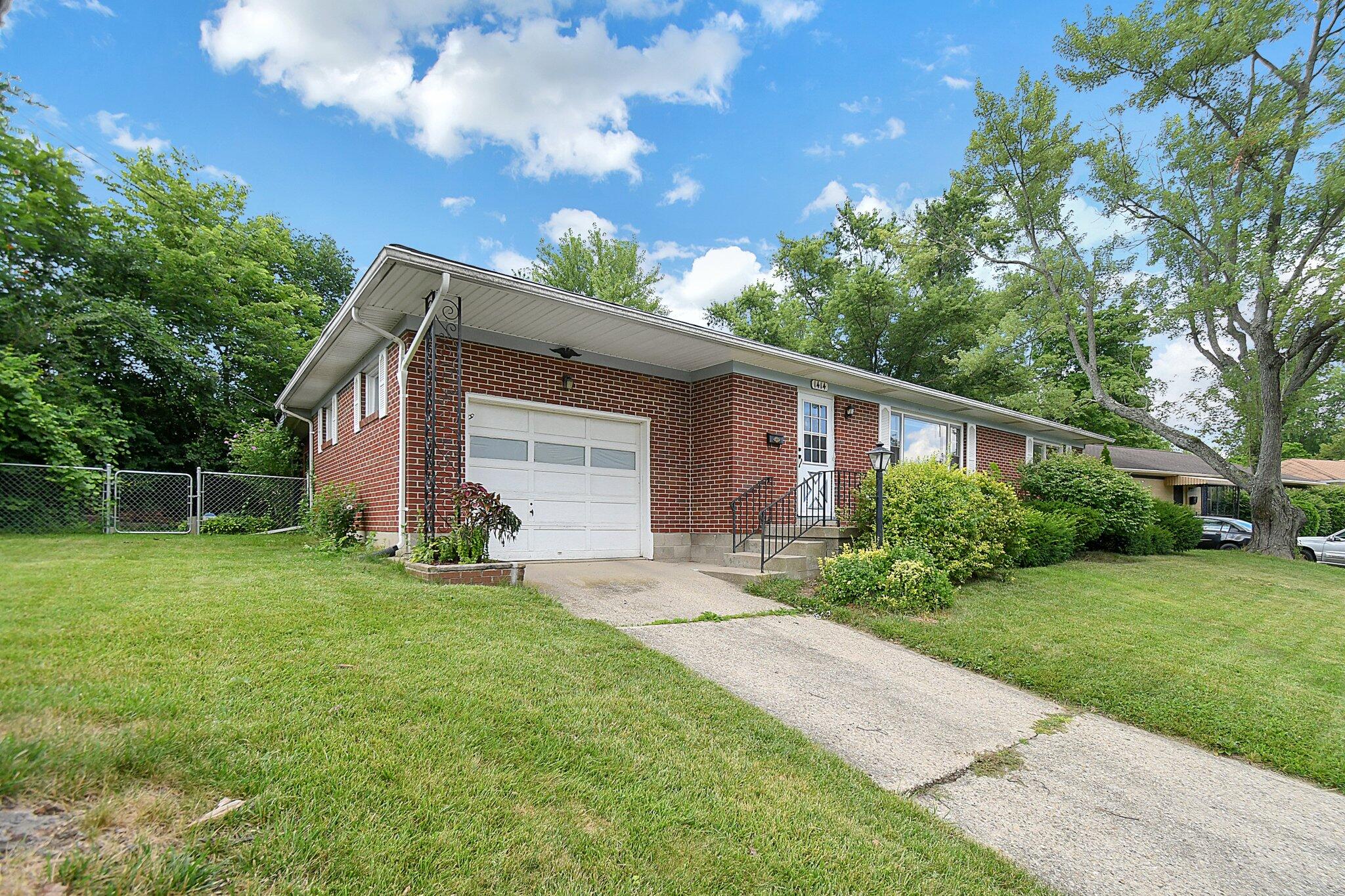 1414 Eastgate Road Springfield, OH 45503 - Photo 2 of 34