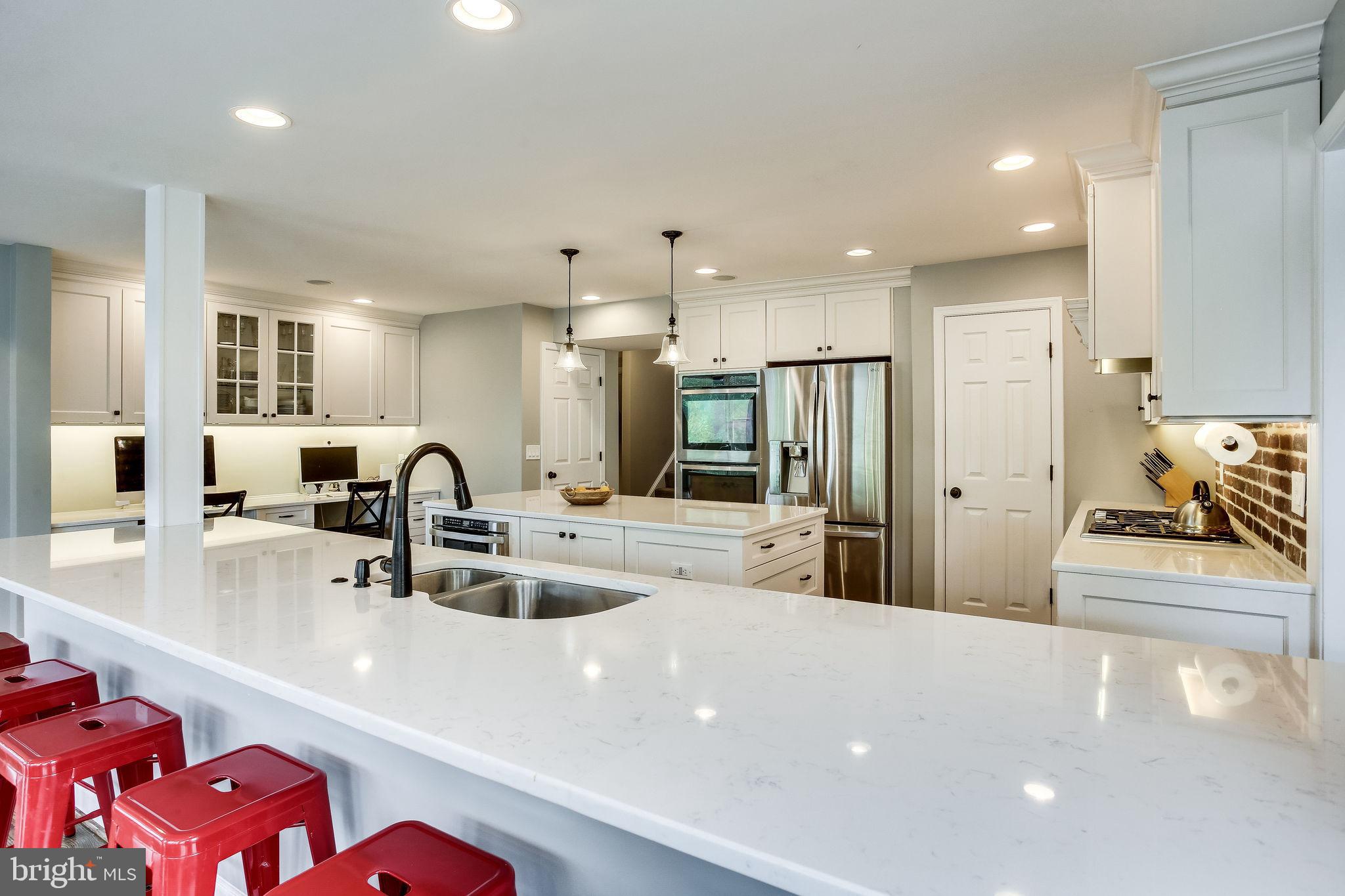 1211 Bishopsgate Way Reston, VA 20194 - Photo 15 of 56 Soft close drawers and pantry. Can't get better!