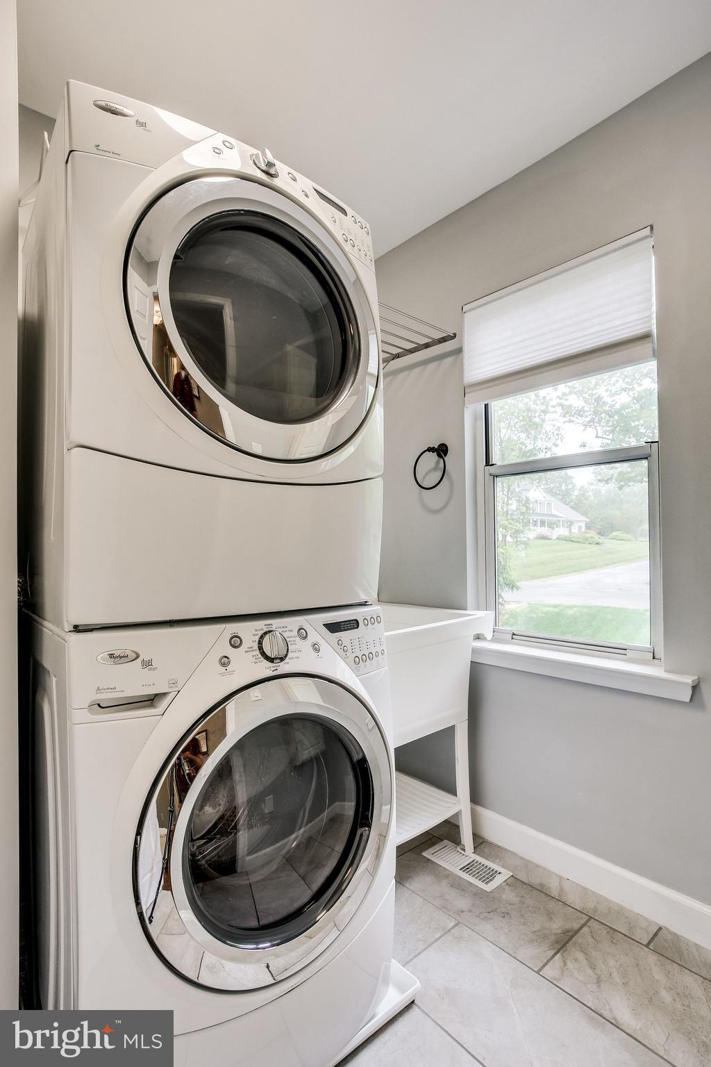 1211 Bishopsgate Way Reston, VA 20194 - Photo 30 of 56 Bedroom level washroom too!