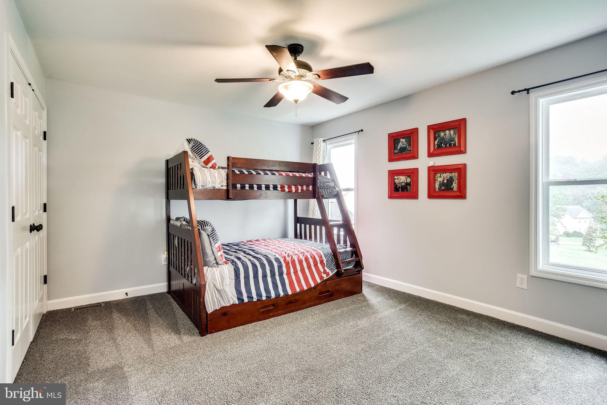 1211 Bishopsgate Way Reston, VA 20194 - Photo 31 of 56 Bedroom with en-suite bathroom