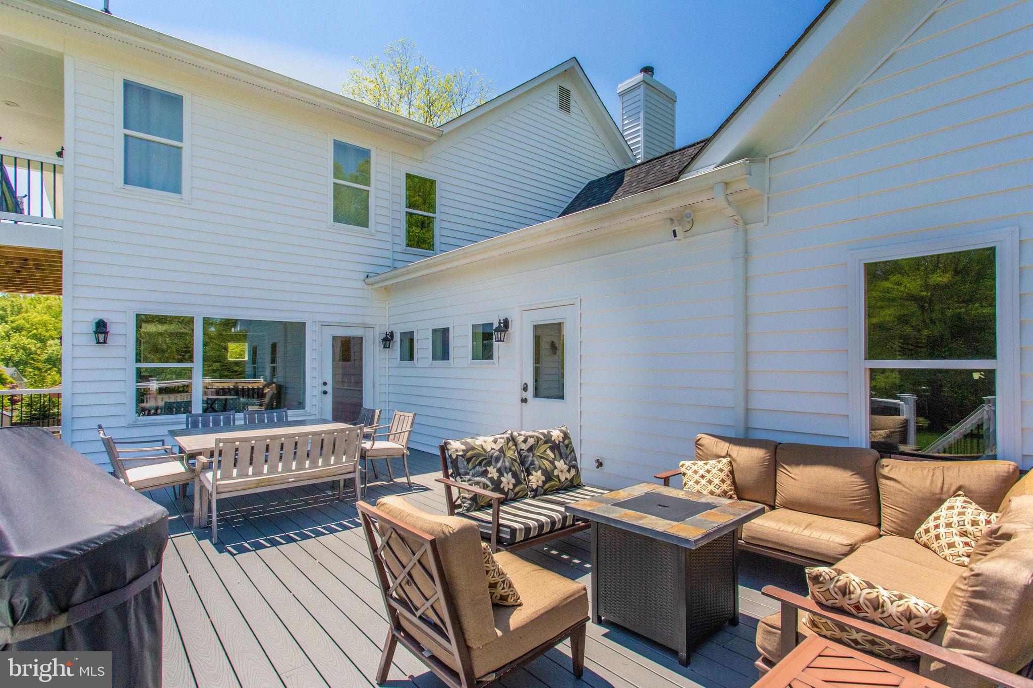 1211 Bishopsgate Way Reston, VA 20194 - Photo 43 of 56 Trex decking