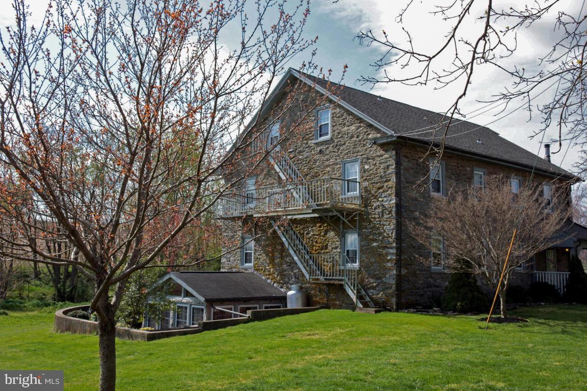 205 Bender Road Millersville, PA 17551 - Photo 2 of 34 Gallery Image 2