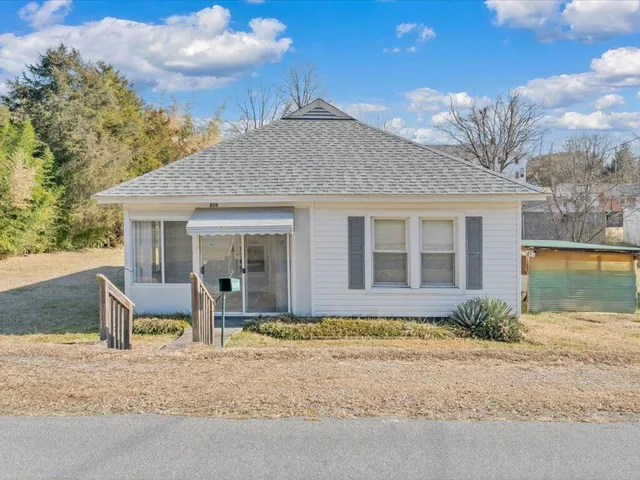 $99,500 | 250 Chestnut Street, Fieldale, VA 24089