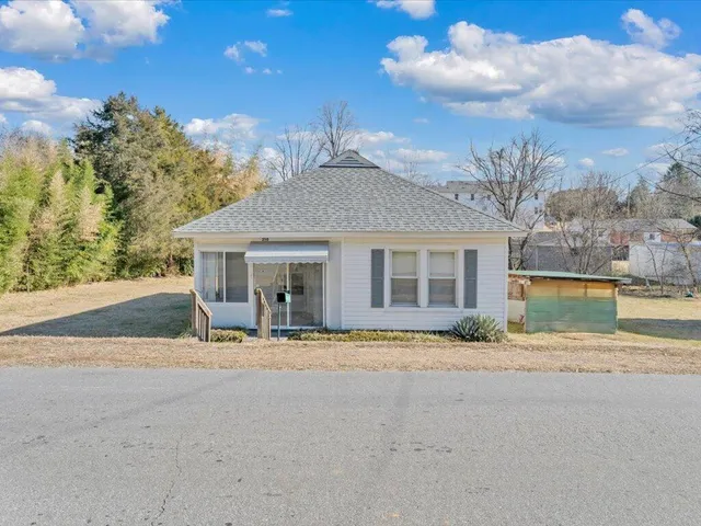 $99,500 | 250 Chestnut Street, Fieldale, VA 24089