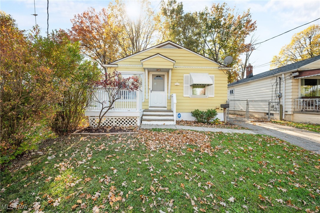 16913 Martha Road Cleveland, OH 44135 - Photo 21 of 26 Bungalow-style home with a front yard