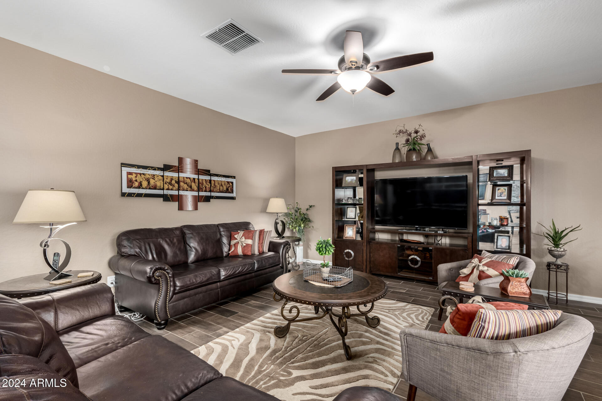5440 Abbey Mesa, AZ 85212 - Photo 16 of 62 16 Living Room