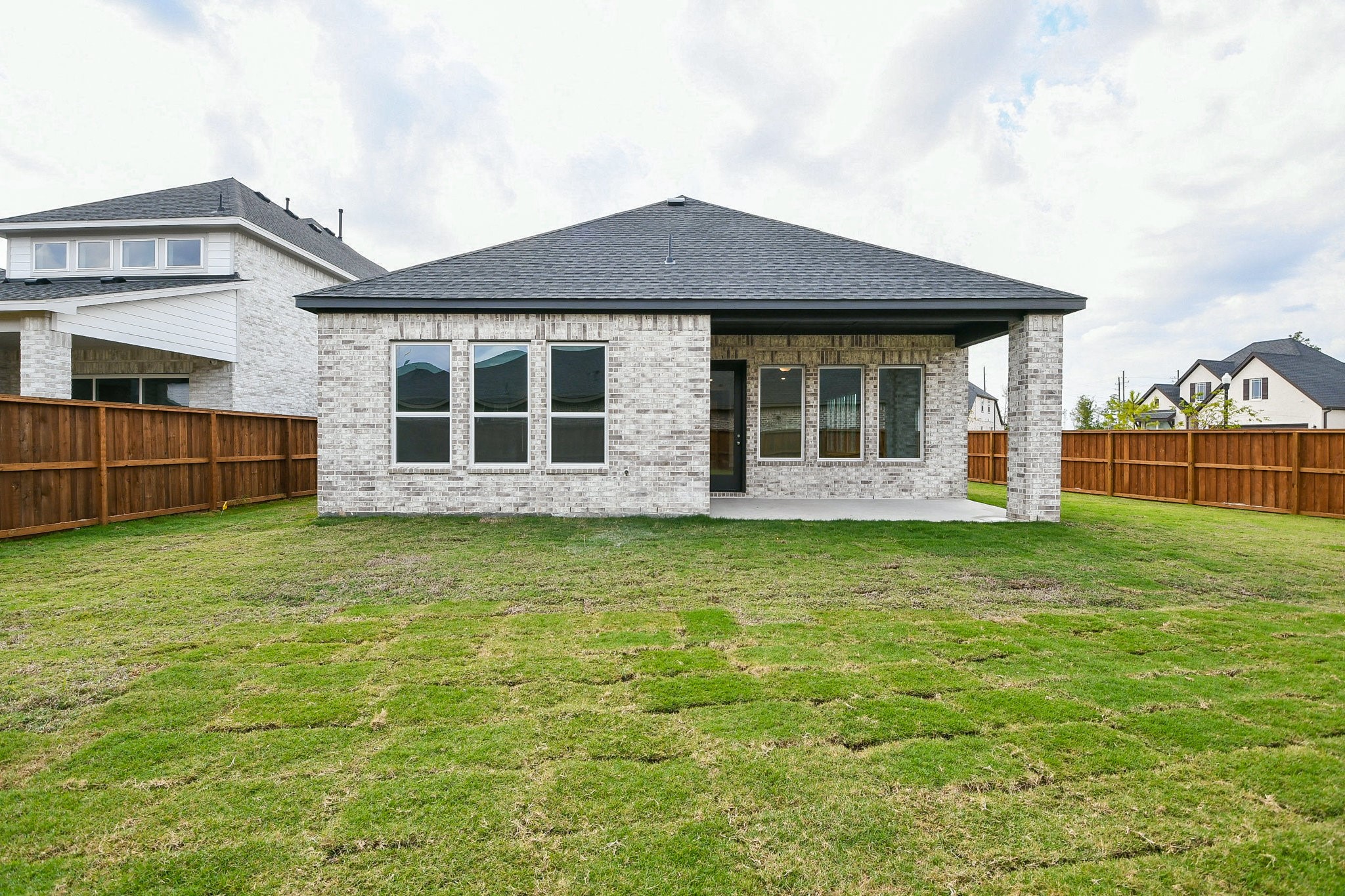 5005 Vly Wind Court Spring, TX 77386 - Photo 5 of 20 front view of a house with a yard