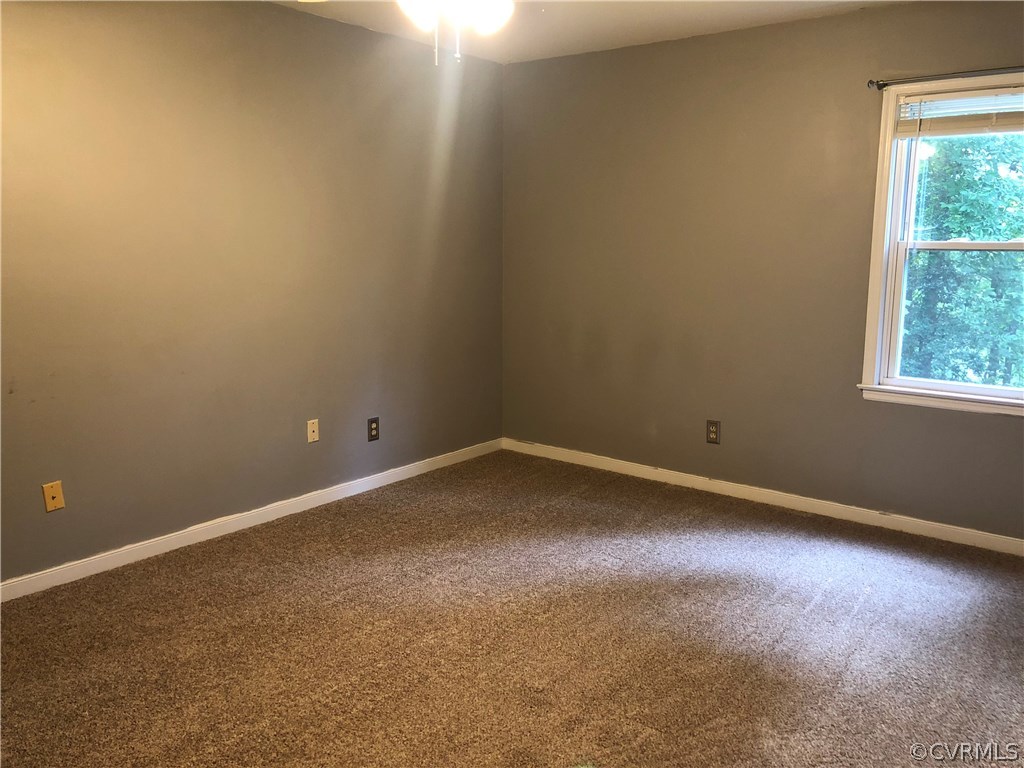 10332 Spring Run Road Chesterfield, VA 23832 - Photo 17 of 18 an empty room with a window