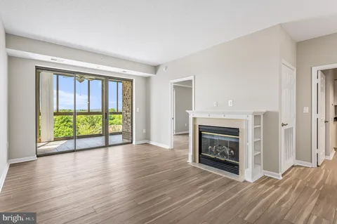 $368,000 | 19355 Cypress Ridge Terrace, Unit 1022, Leesburg, VA 20176