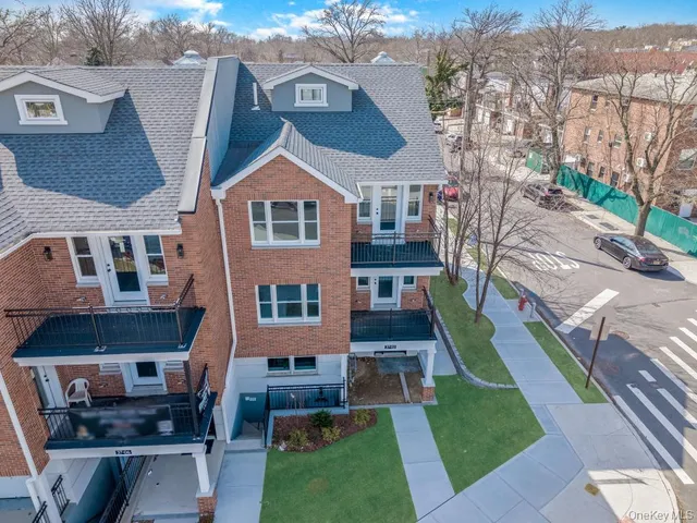 $2,398,888 | 37-02 Francis Lewis Boulevard | Auburndale