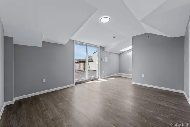 $2,398,888 | 37-02 Francis Lewis Boulevard | Auburndale