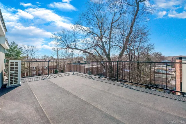 $2,398,888 | 37-02 Francis Lewis Boulevard | Auburndale