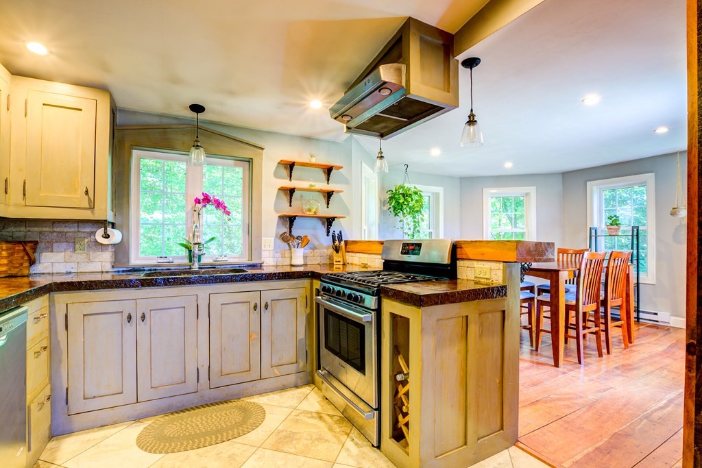 107 Ellis Road Westminster, MA 01473 - Photo 4 of 26