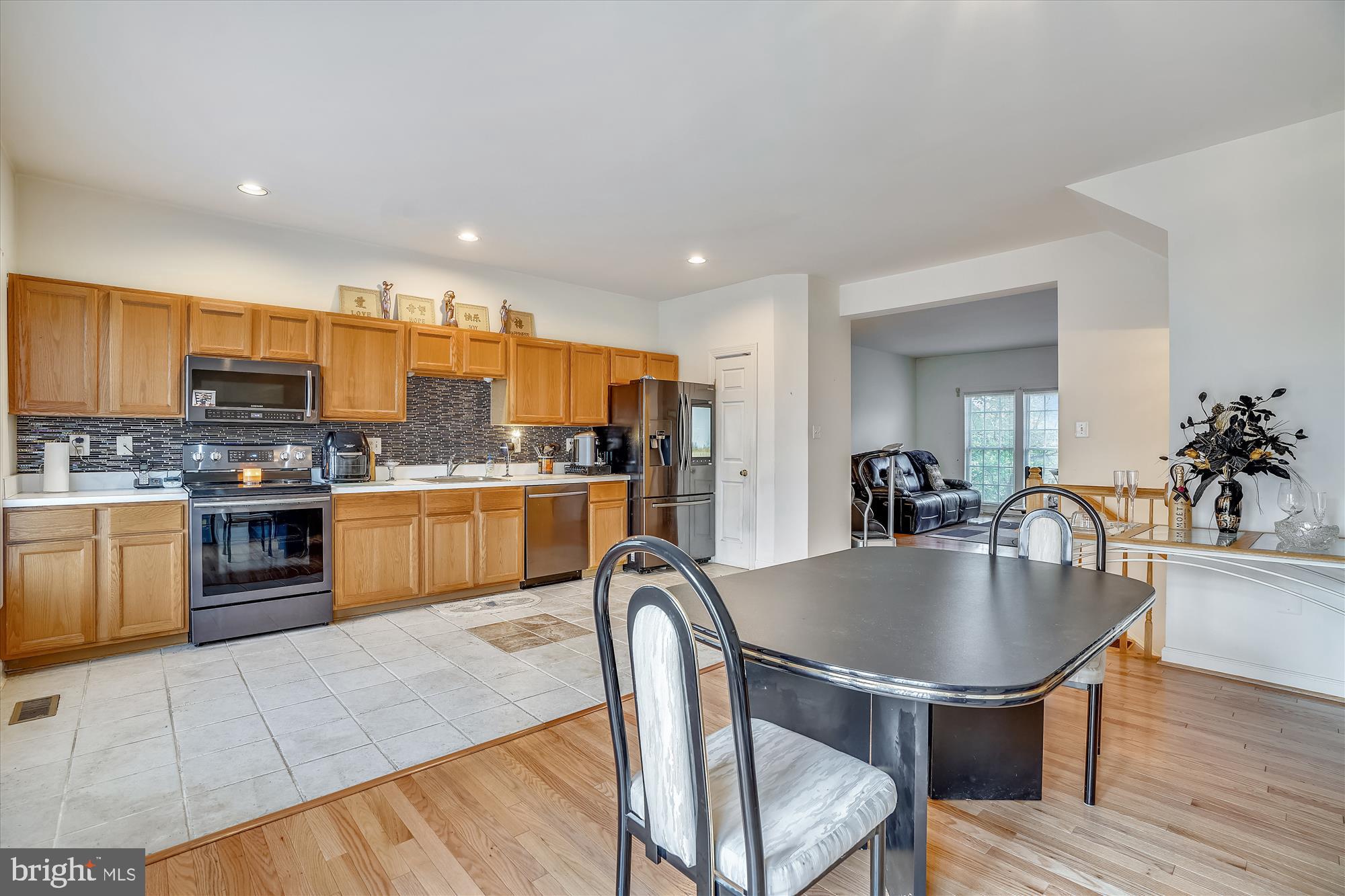 6614 Debra Lu Way Springfield, VA 22150 - Photo 8 of 35