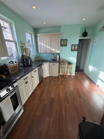 $1,070,000 | 425 South Columbus Avenue, Mount Vernon, NY 10553