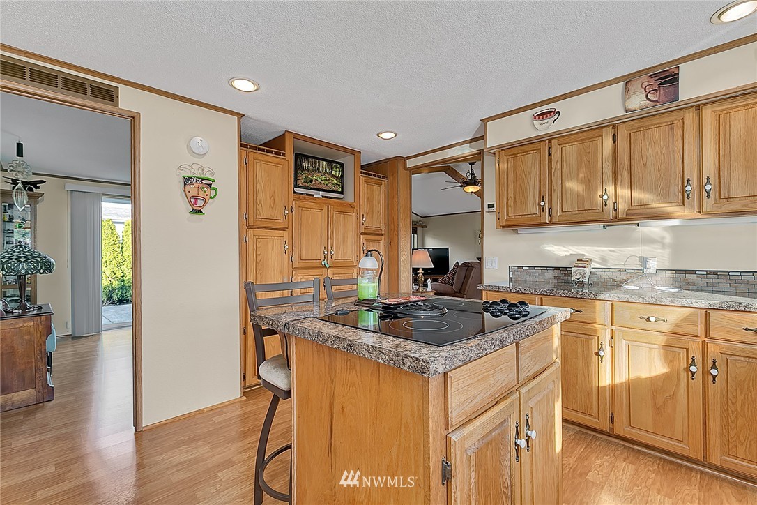 920 241st Street Southwest Bothell, WA 98021 - Photo 8 of 17