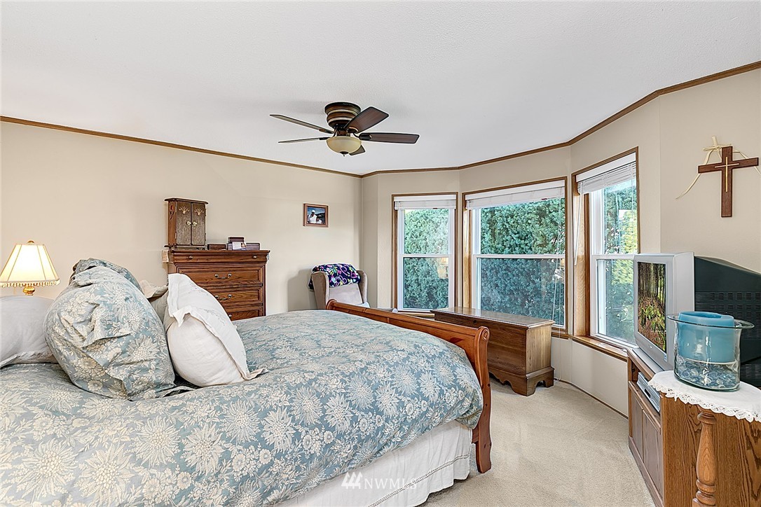 920 241st Street Southwest Bothell, WA 98021 - Photo 9 of 17