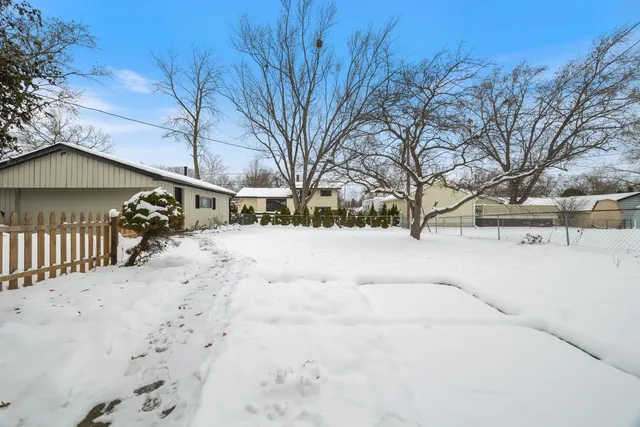 $474,900 | 630 Bode Road, Hoffman Estates, IL 60169
