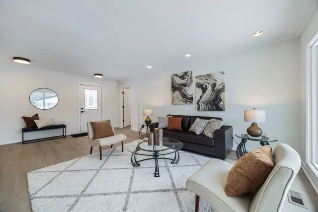 $474,900 | 630 Bode Road, Hoffman Estates, IL 60169