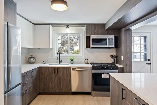 $474,900 | 630 Bode Road, Hoffman Estates, IL 60169