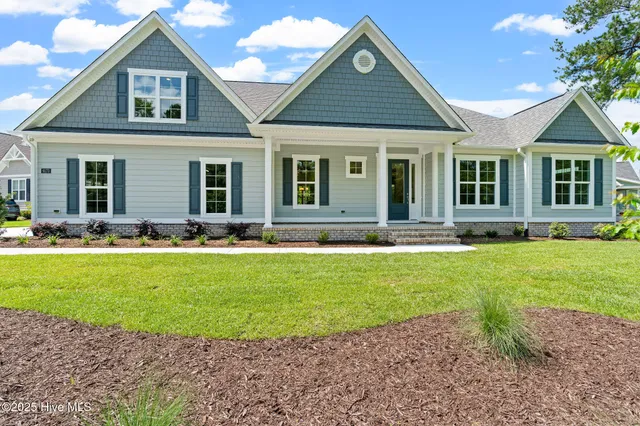 $824,900 | 9173 Fallen Pear Lane Northeast, Leland, NC 28451