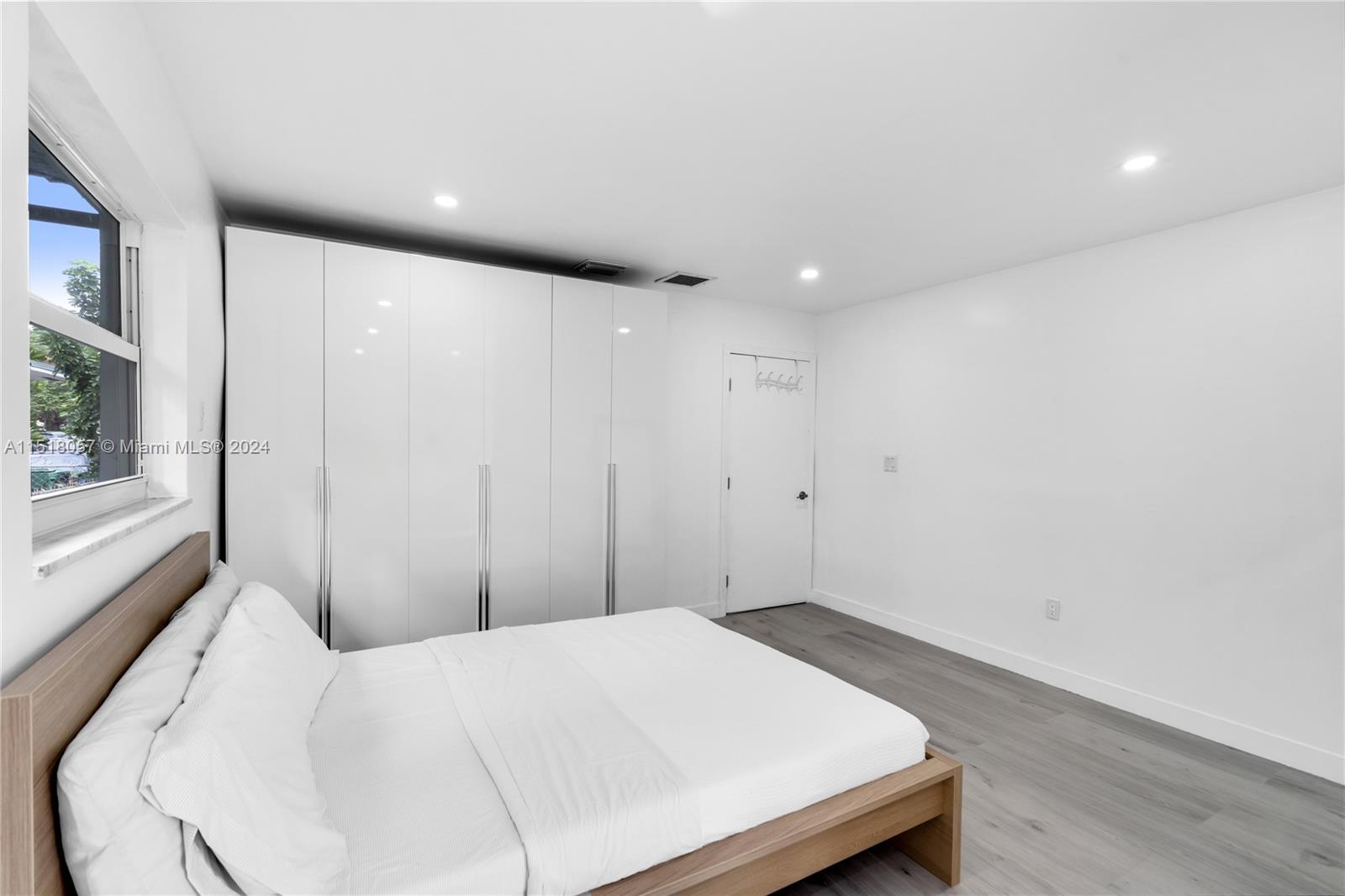 4740 Southwest 7th Street Miami, FL 33134 - Photo 15 of 42