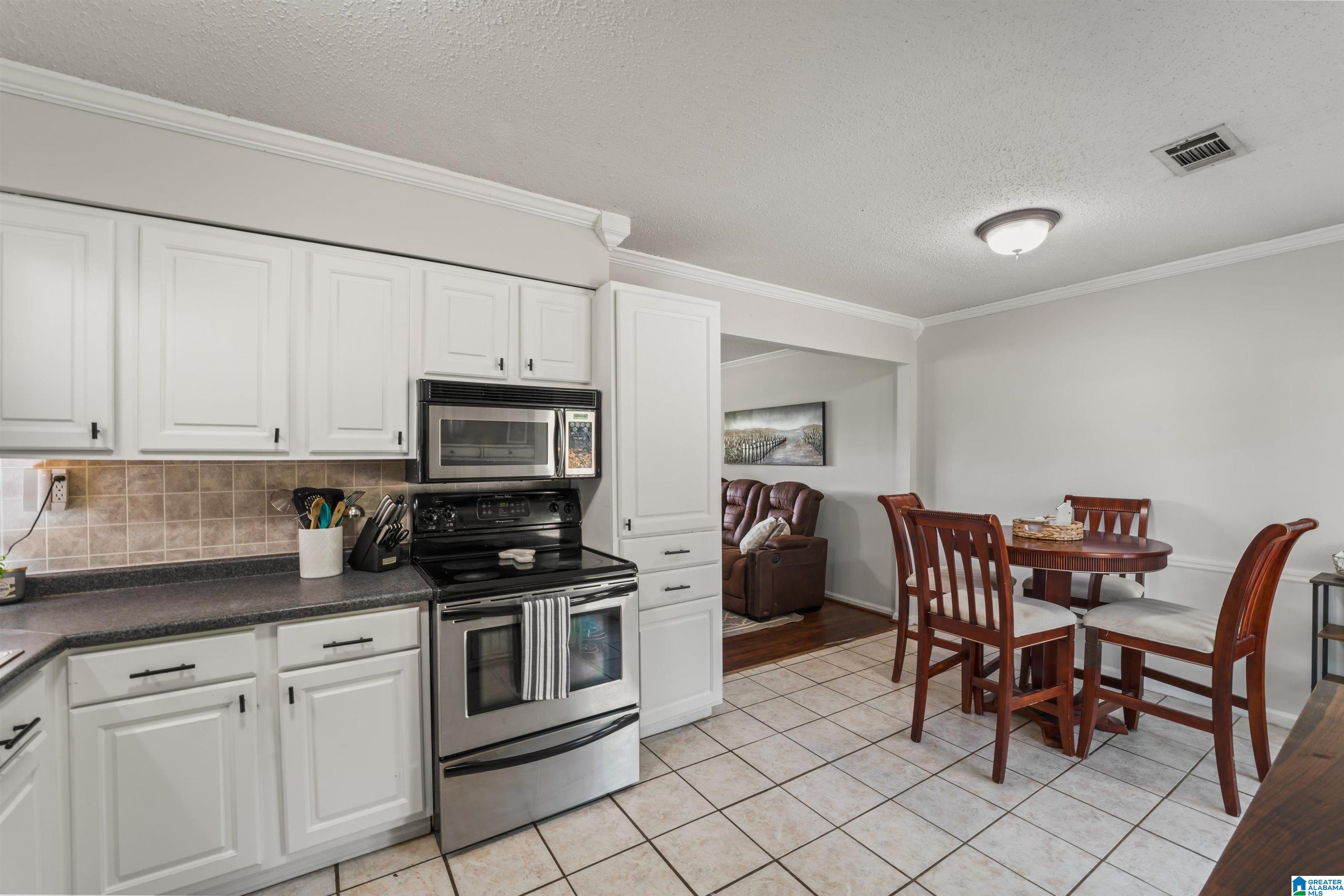 2829 Lambert Circle Moody, AL 35004 - Photo 11 of 28