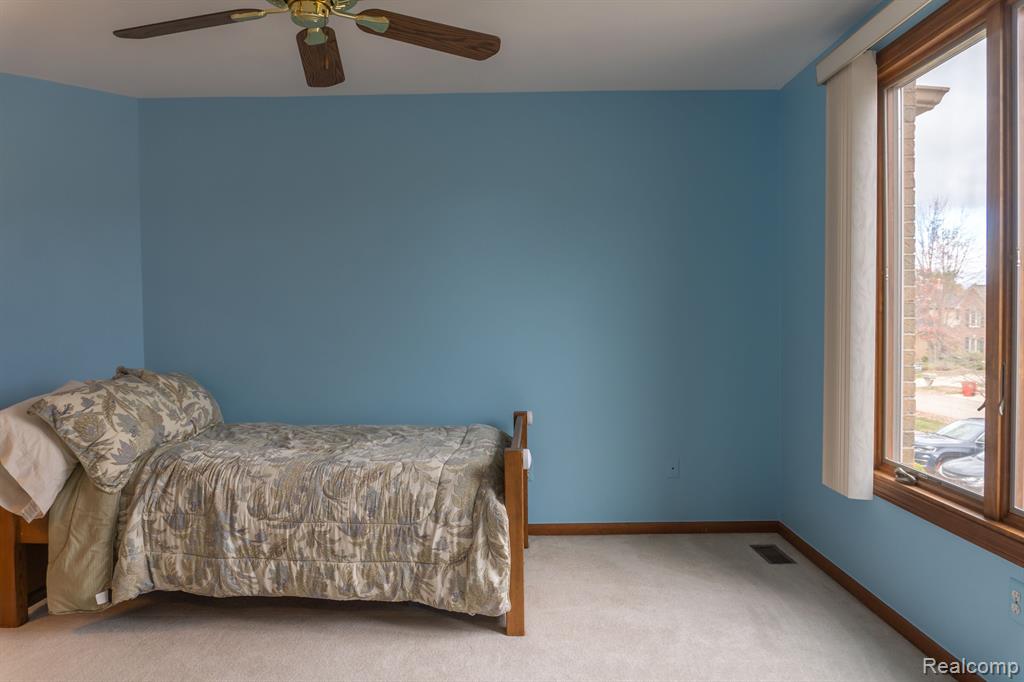 1058 Bloomview Circle Rochester, MI 48307 - Photo 33 of 64