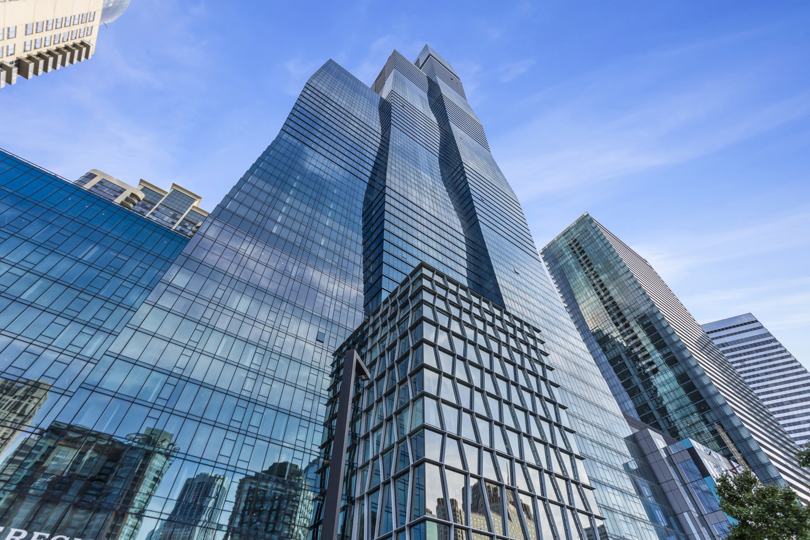 363 East Wacker Drive, Unit 2503 Chicago, IL 60601 - Photo 2 of 52