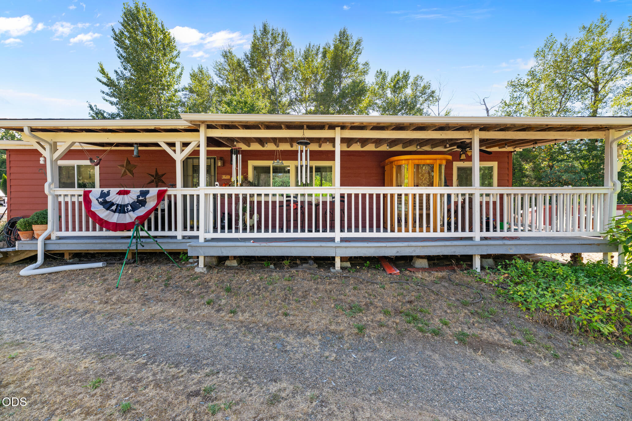 690 Foots Creek Road Gold Hill, OR 97525 - Photo 2 of 45 a view of a back yard