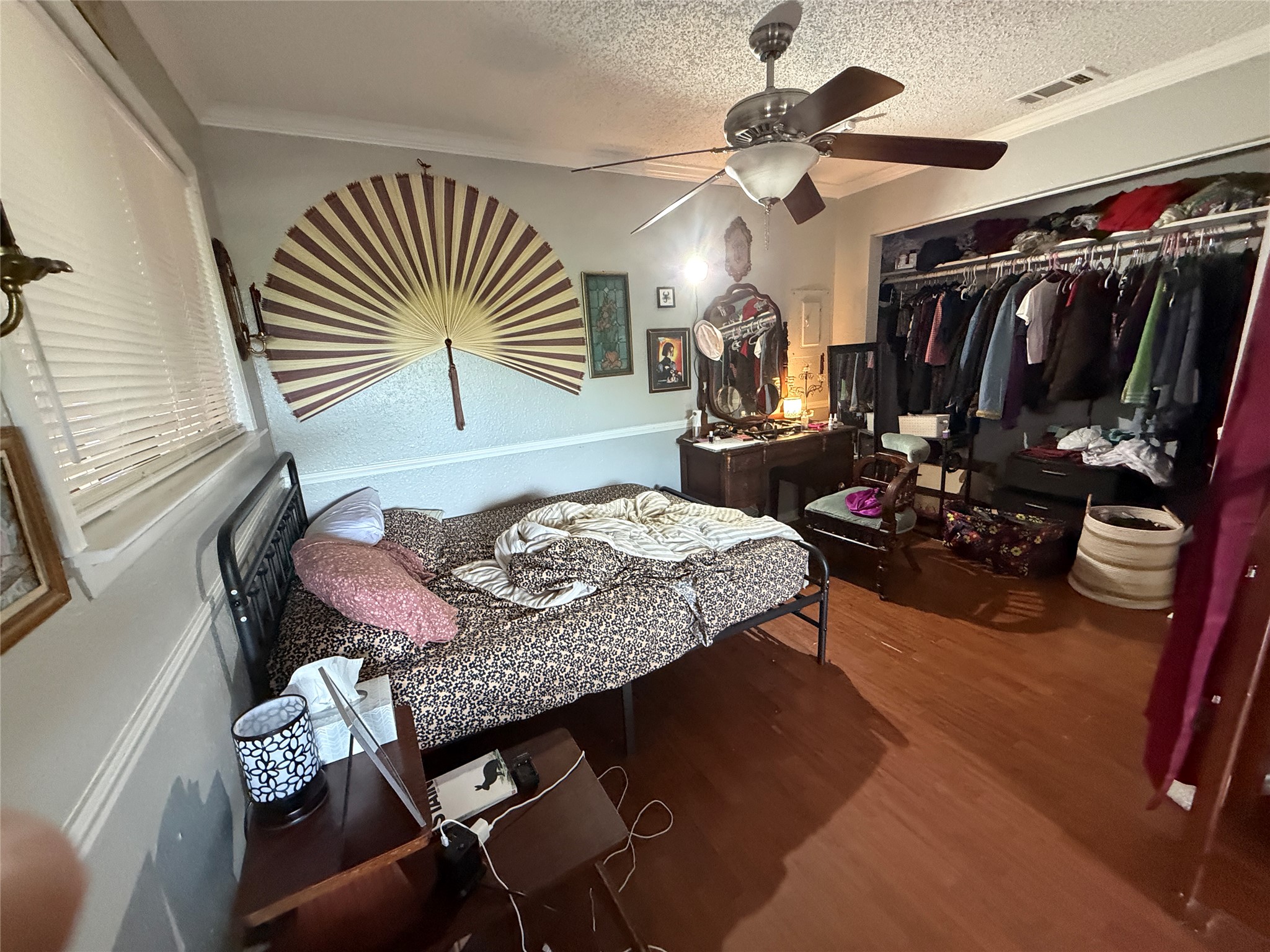 2500 Burleson Road, Unit 611 Austin, TX 78741 - Photo 11 of 22 a view of a livingroom with furniture and a ceiling fan