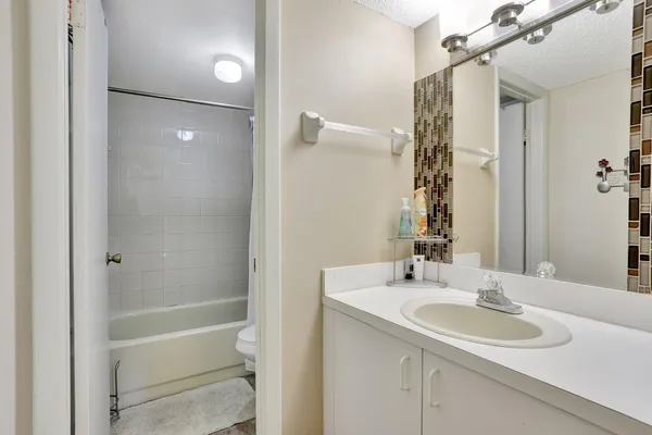 $1,800 | 7451 Northwest 16th Street, Unit 303, Plantation, FL 33313