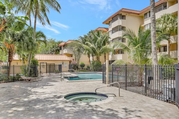 $1,800 | 7451 Northwest 16th Street, Unit 303, Plantation, FL 33313