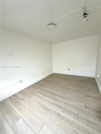 $1,500 | 967 Southwest 5th Street, Unit 18, Miami, FL 33130