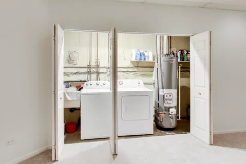 $529,900 | 19W067 Avenue Normandy South, Oak Brook, IL 60523