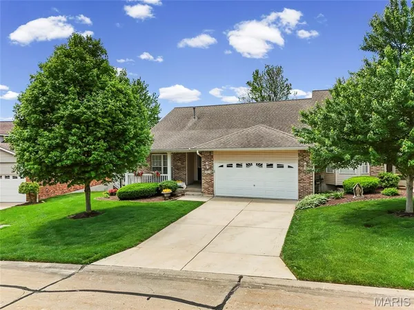 $365,000 | 2915 Mac Arthur Drive, Unit 31, St. Charles, MO 63301