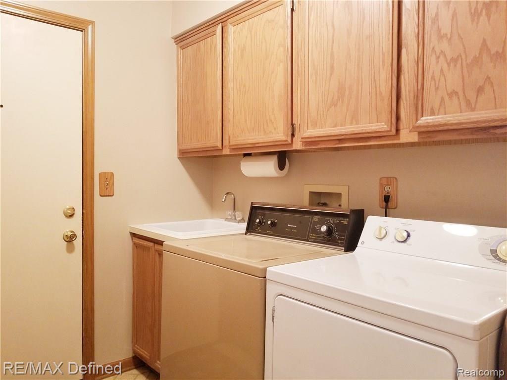 15340 Roxbury Circle, Unit 72 Macomb, MI 48044 - Photo 16 of 26 20171106_102759.jpg