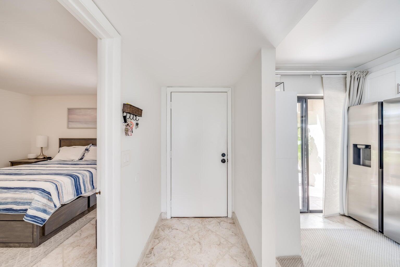 3939 Northeast 5th Avenue, Unit D103 Boca Raton, FL 33431 - Photo 4 of 22 20250603005851718543000000-o