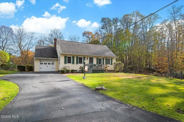 $419,900 | 12 Bradford Place, Bethlehem, NY 12159