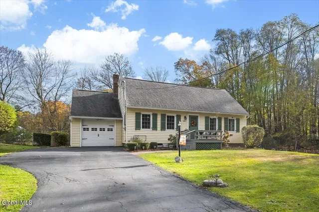 $419,900 | 12 Bradford Place, Bethlehem, NY 12159