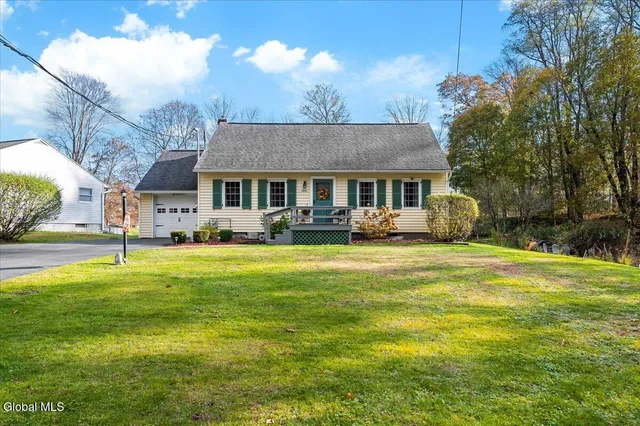 $419,900 | 12 Bradford Place, Bethlehem, NY 12159