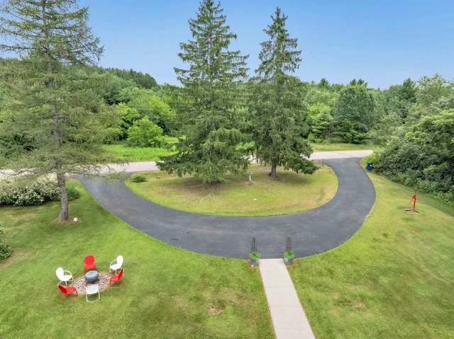 $439,900 | 6974 Woodland Lane, Amherst, WI 54406