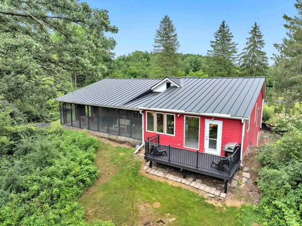 $439,900 | 6974 Woodland Lane, Amherst, WI 54406