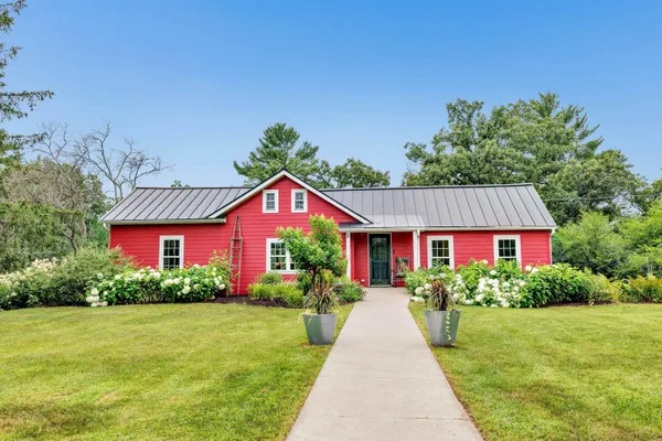 $439,900 | 6974 Woodland Lane, Amherst, WI 54406