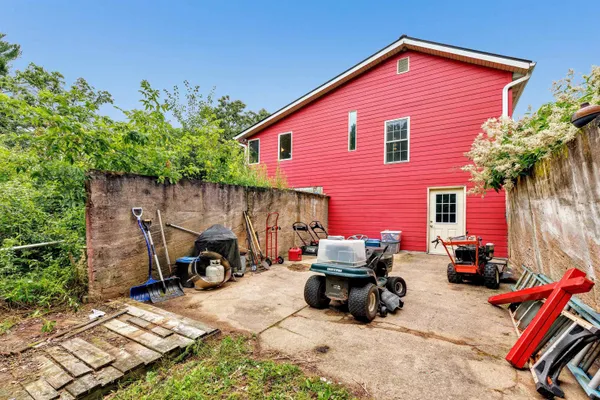 $439,900 | 6974 Woodland Lane, Amherst, WI 54406