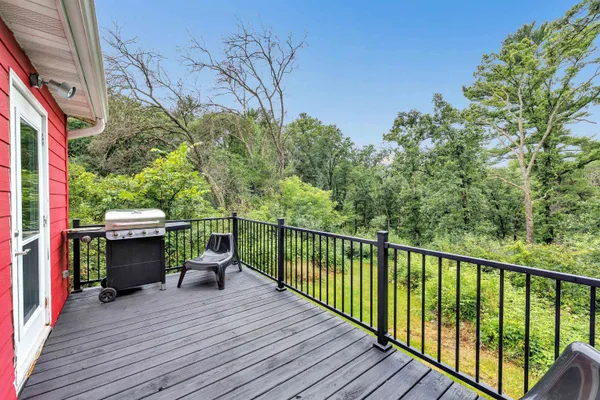 $439,900 | 6974 Woodland Lane, Amherst, WI 54406