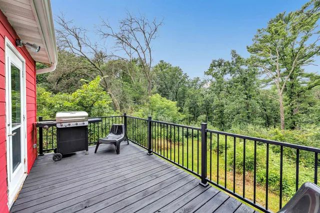 $439,900 | 6974 Woodland Lane, Amherst, WI 54406