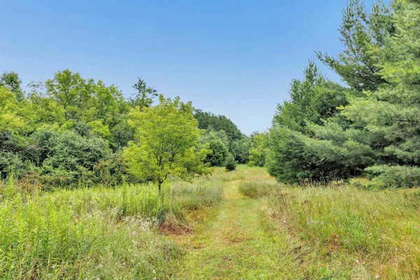 $439,900 | 6974 Woodland Lane, Amherst, WI 54406